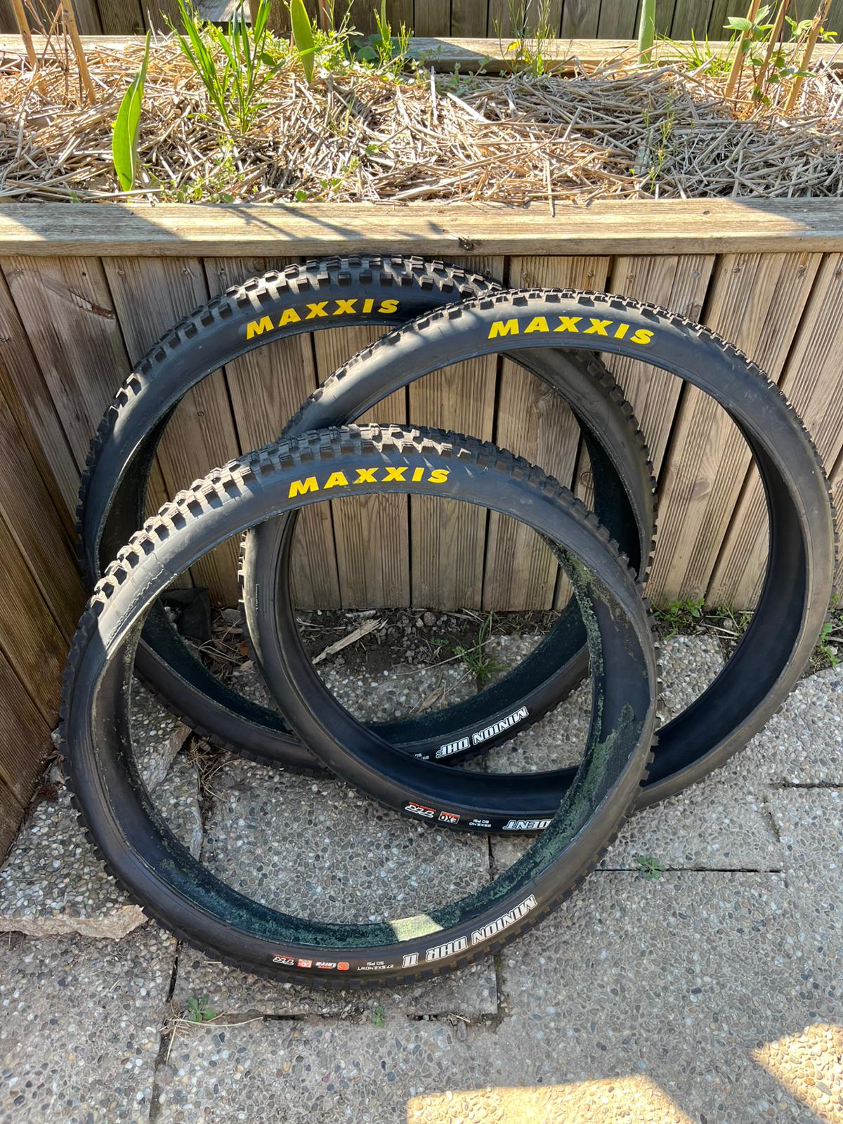  Vends 3 pneus Maxxis 60€ les 3 ou 25€ l'unité