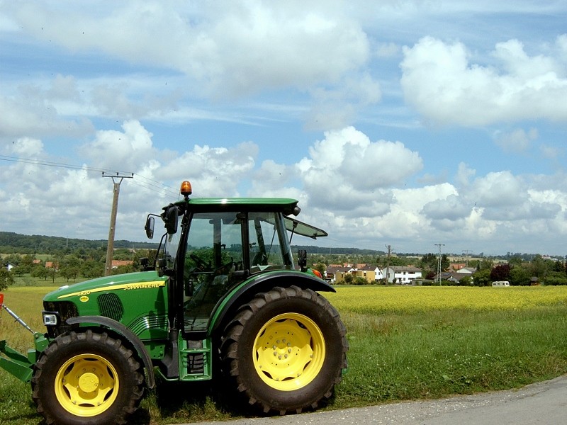mit dem Traktor unterwegs