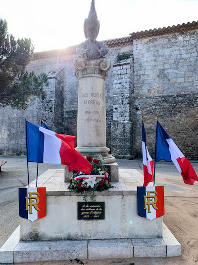Monument aux morts de Sauvian - photo Didier Bibard 2022 - memoiredesauvian.fr