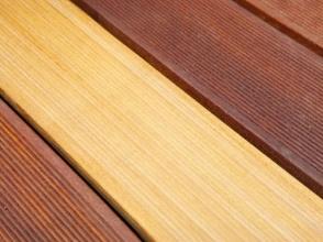 Terrassenmaterial - Sie wählen Ihr persönliches Material für Ihre Terrasse. Egal ob Holz, wie Bangkirai, Douglasie, Thermohölzer, WPC, BPC oder Feinsteinzeug, wir beraten Sie gerne.