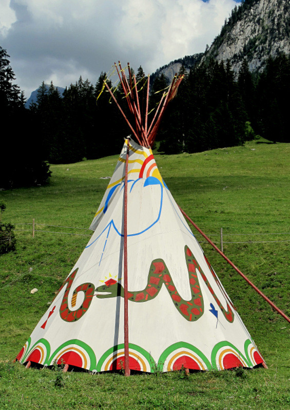 Klapperschlangen-Tipi 2000