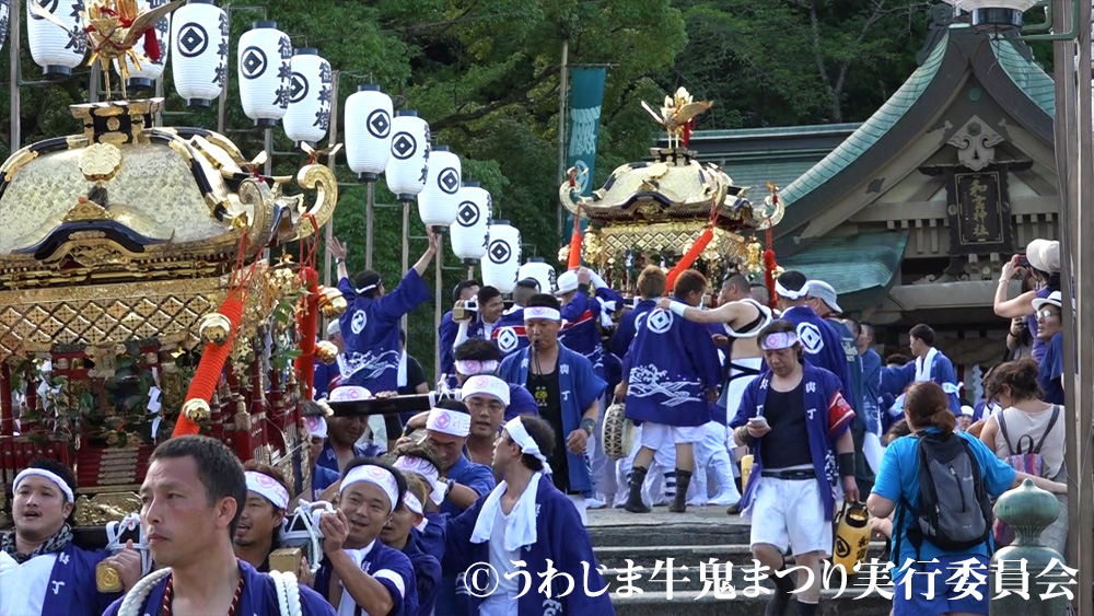 御輿はこのあと海上へ