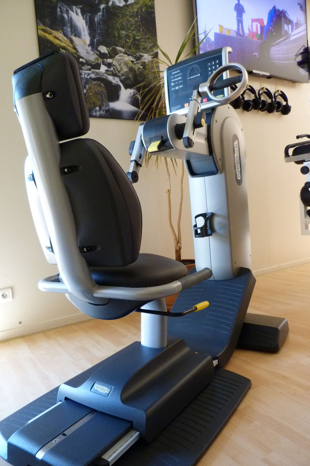 Salle de sport Bergerac Vélo à bras Excite Top Technogym 1