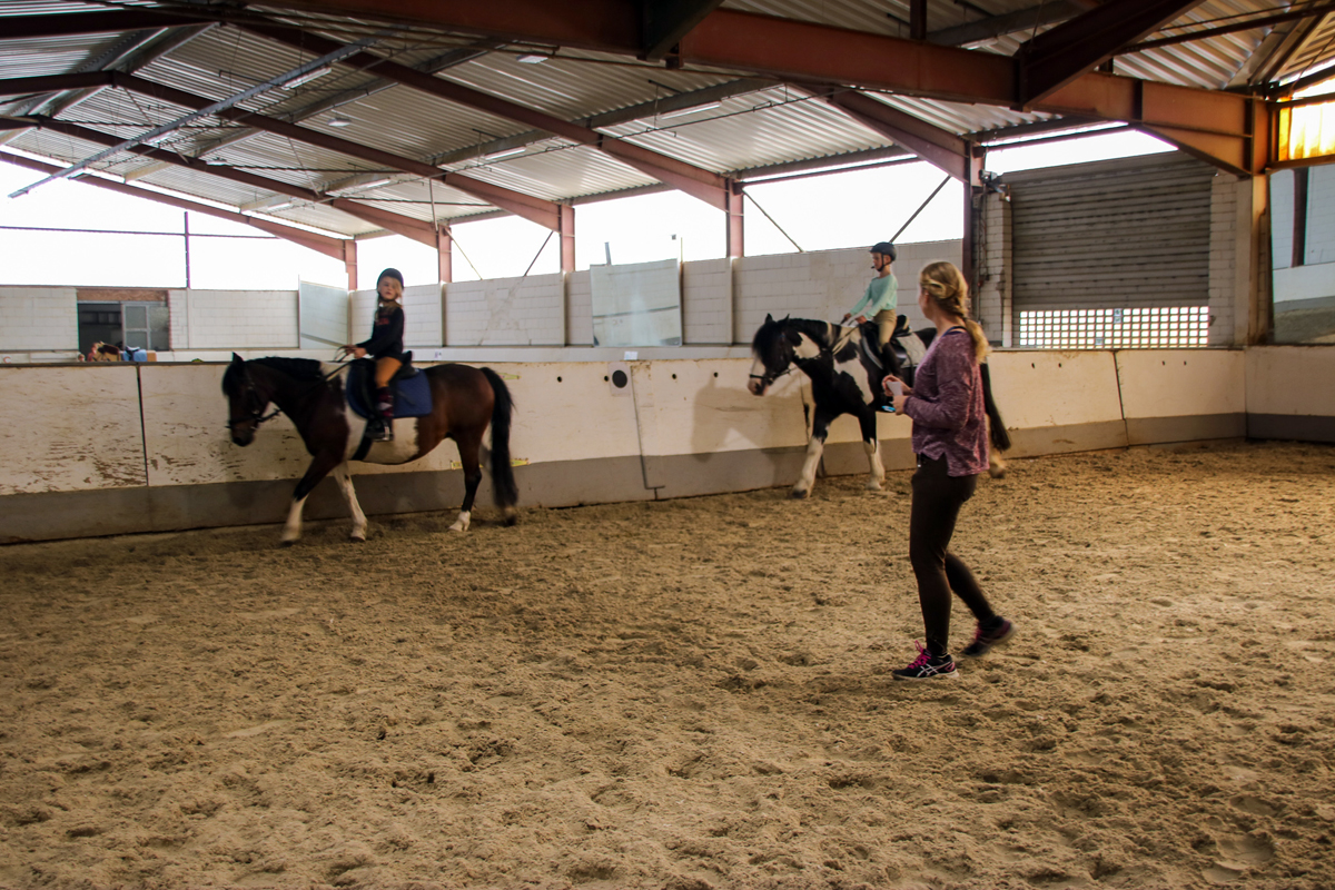 Reitunterricht mit unseren Ponys Maja und Marvin und Übungsleiterin Maike