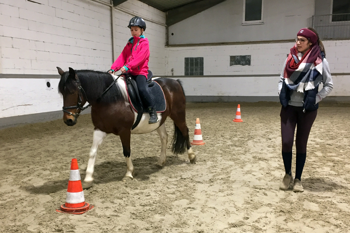 ... und einem Slalom aus Pylonen