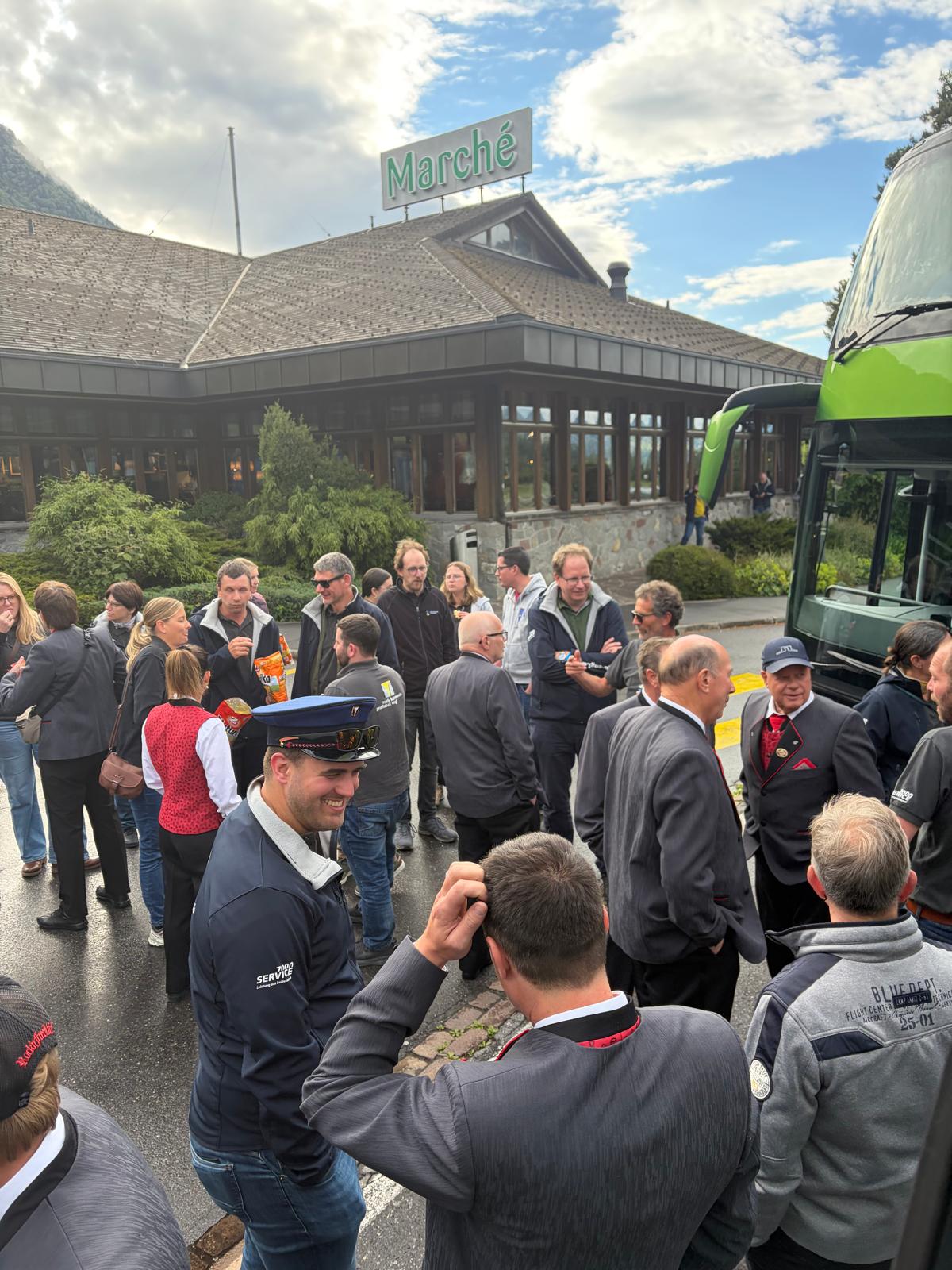 Zwischenhalt in der Raststätte zusammen mit der MGH Engi