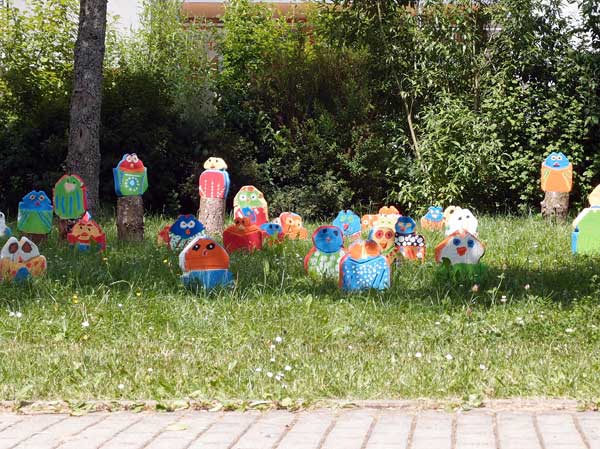 von kindern der lautertalschule gefertigte steinskulpturen