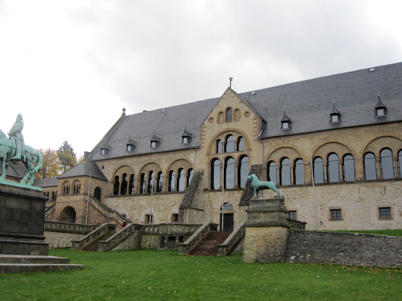 Kaiserpfalz Goslar - Burgen und Schlösser. Kelten. Mittelalter. Schottland