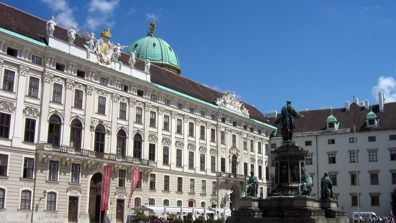 Wiener Hofburg - Burgen und Schlösser. Kelten. Mittelalter. Schottland