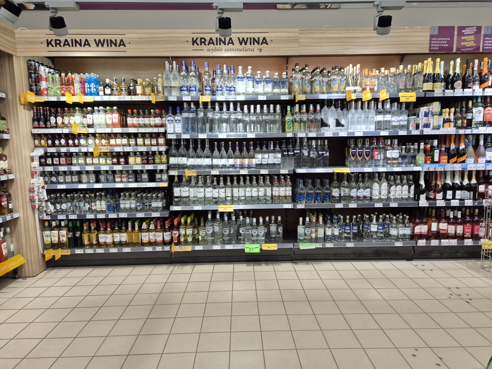 Nach dolchen Strapazen hilft nur noch ein Regal voll Vodka 🙈🤮🤢