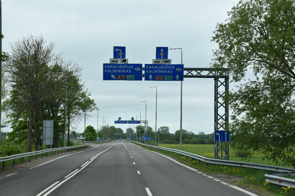 Oha wohin uns die Strasse hier führt? 🤔