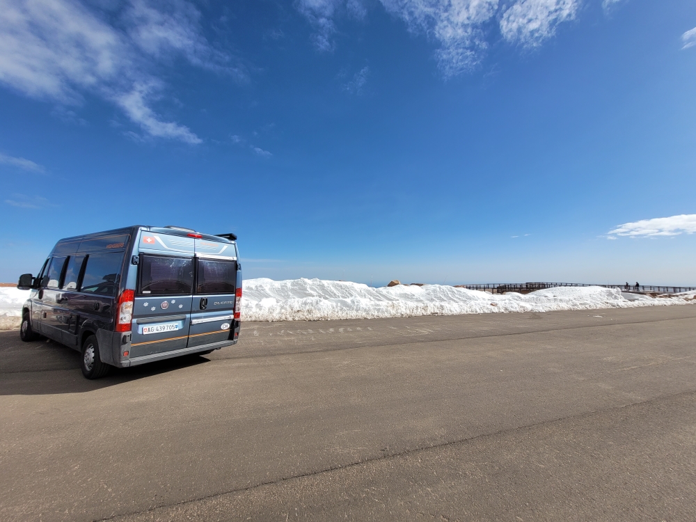 Oben auf dem Pikes Peak, der Parkplatz war noch fast leer