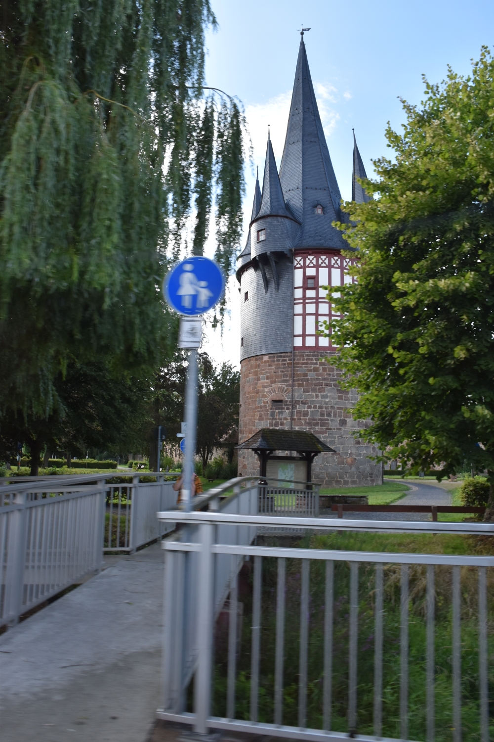 Vorbei an schönen Schlössern