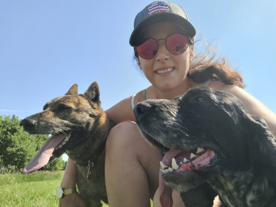 und auch Nadine und die Hunde düsen über die Felder
