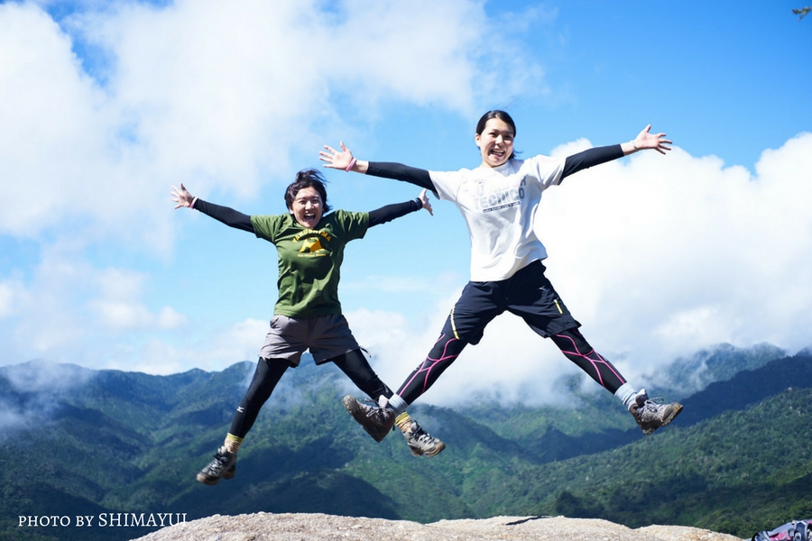 太鼓岩の絶景をバックに、Hi-JUMP！