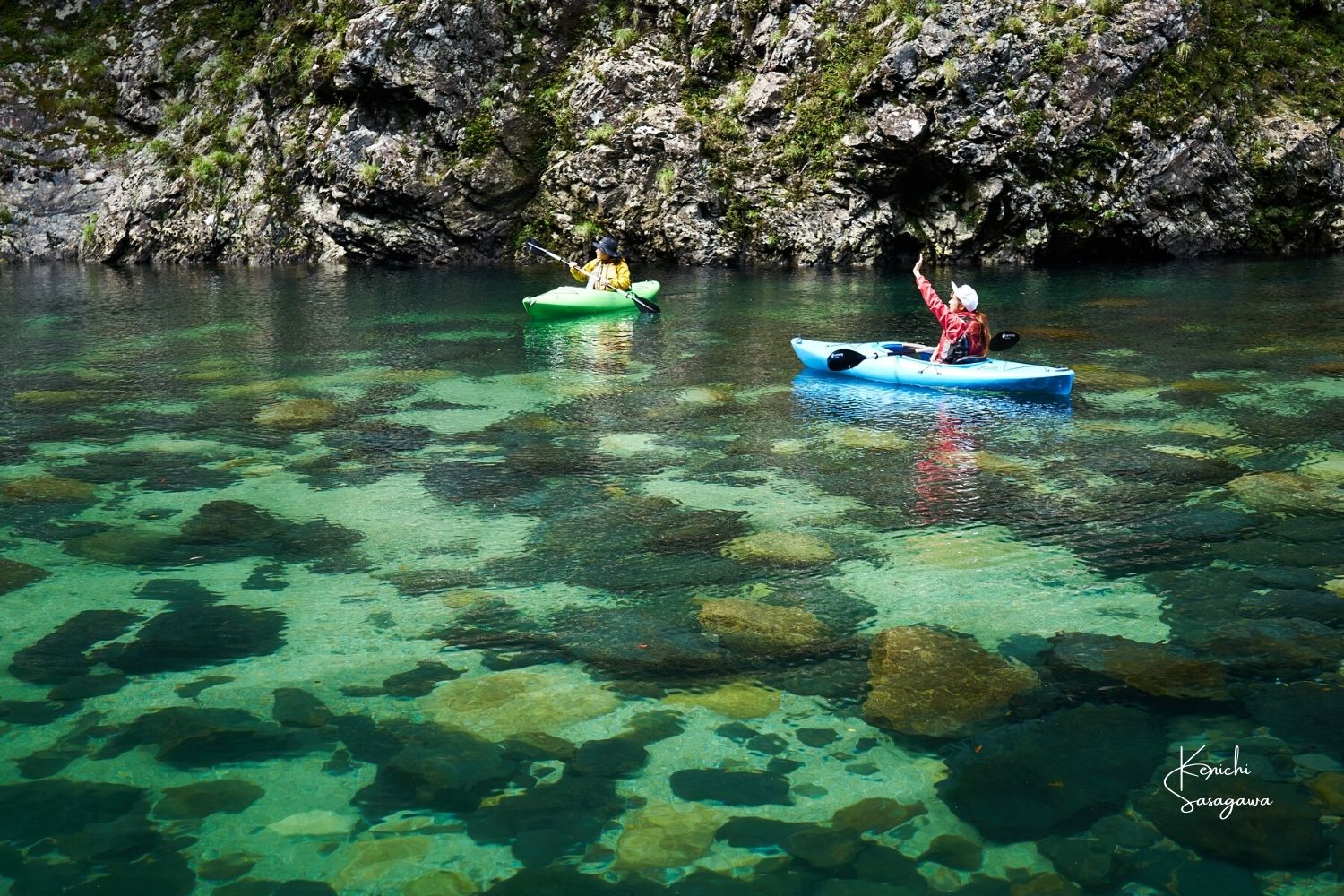 澄み渡る屋久島の清流（屋久島で生きると戯れる、はじまりの旅）