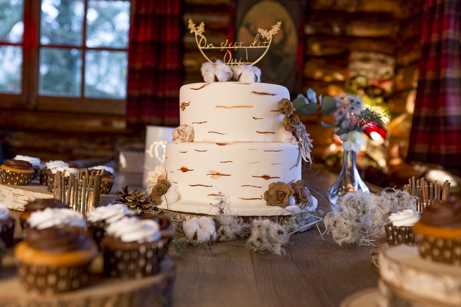 Wedding cake aux allures hivernales (Cake Design By Kelly)