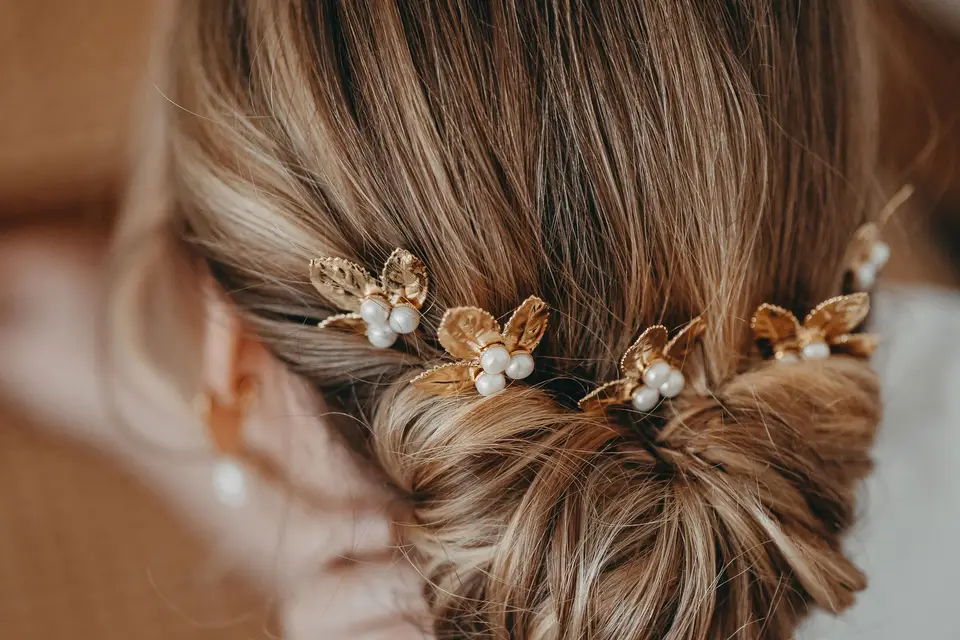 Pics Marais - Perles Blanches - 248 € - Crédit photo : Almma Paris