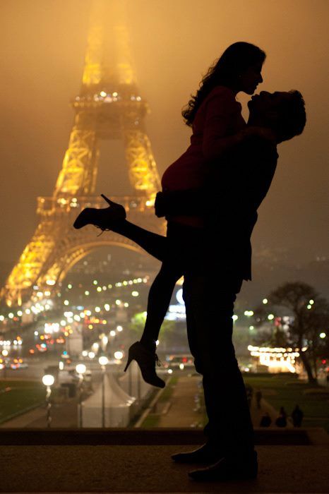 Demande en mariage devant la Tour Eiffel!! Source Pinterest