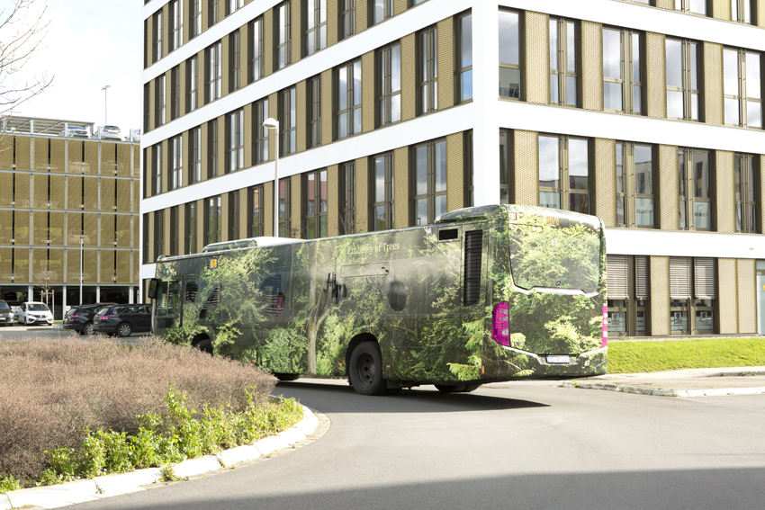 "Forest Bus" - Klimakunst, mobile Fotoinstallation, Monheim, Rhein, ©Ellen Bornkessel