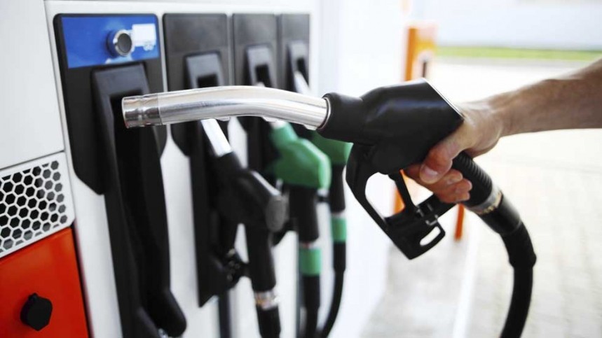 El precio del combustible ha bajado en lo que va de mes un 5 por ciento