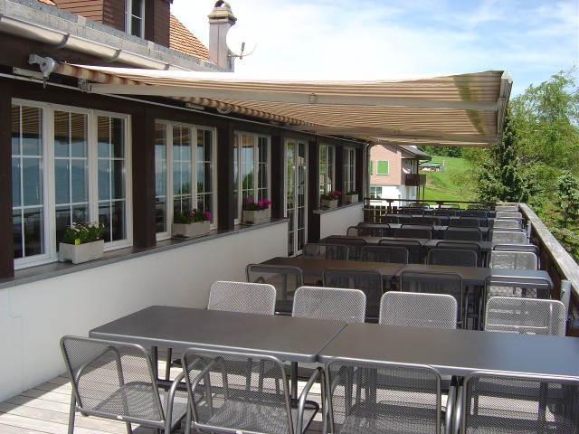 Terrasse für bis zu 120 Personen