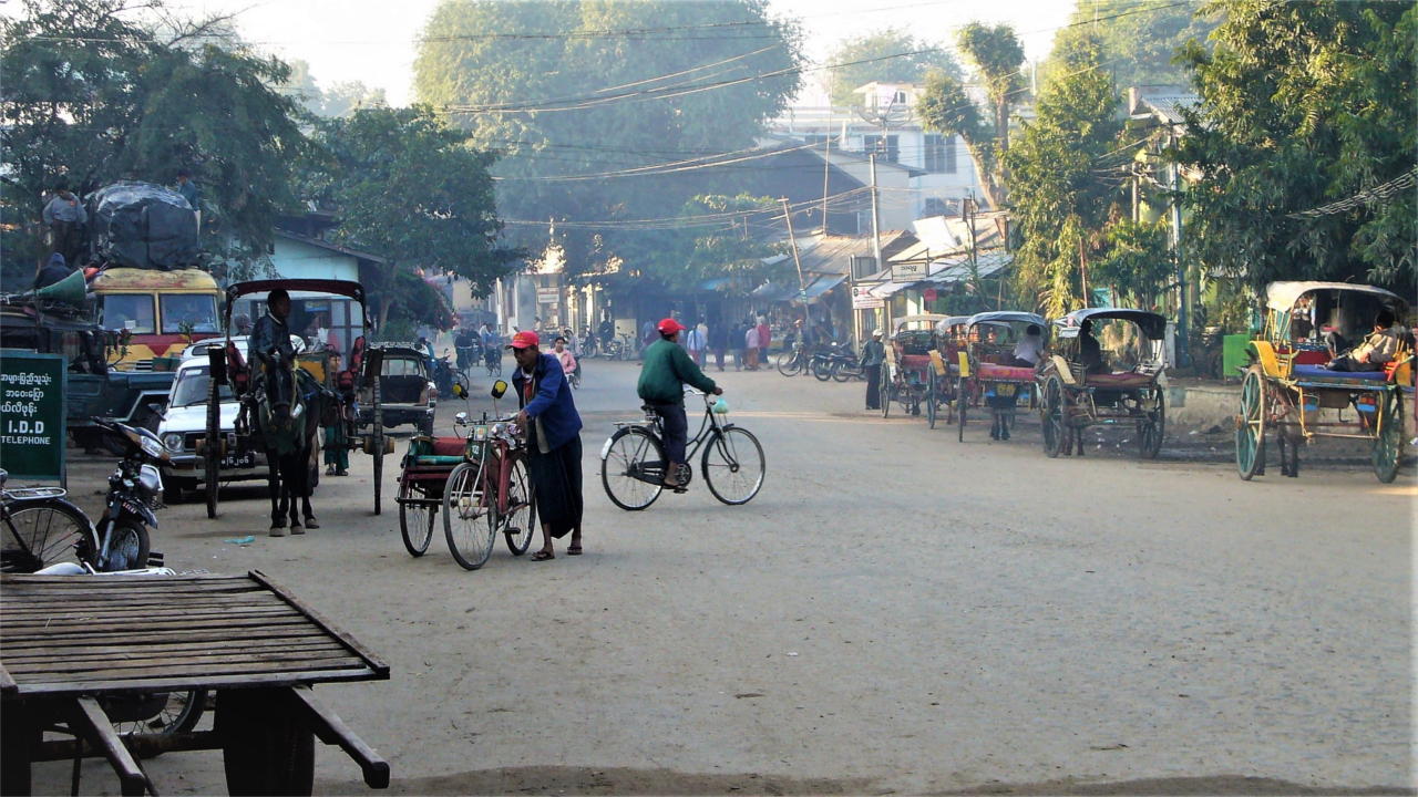 Stadtverkehr in Nyaung