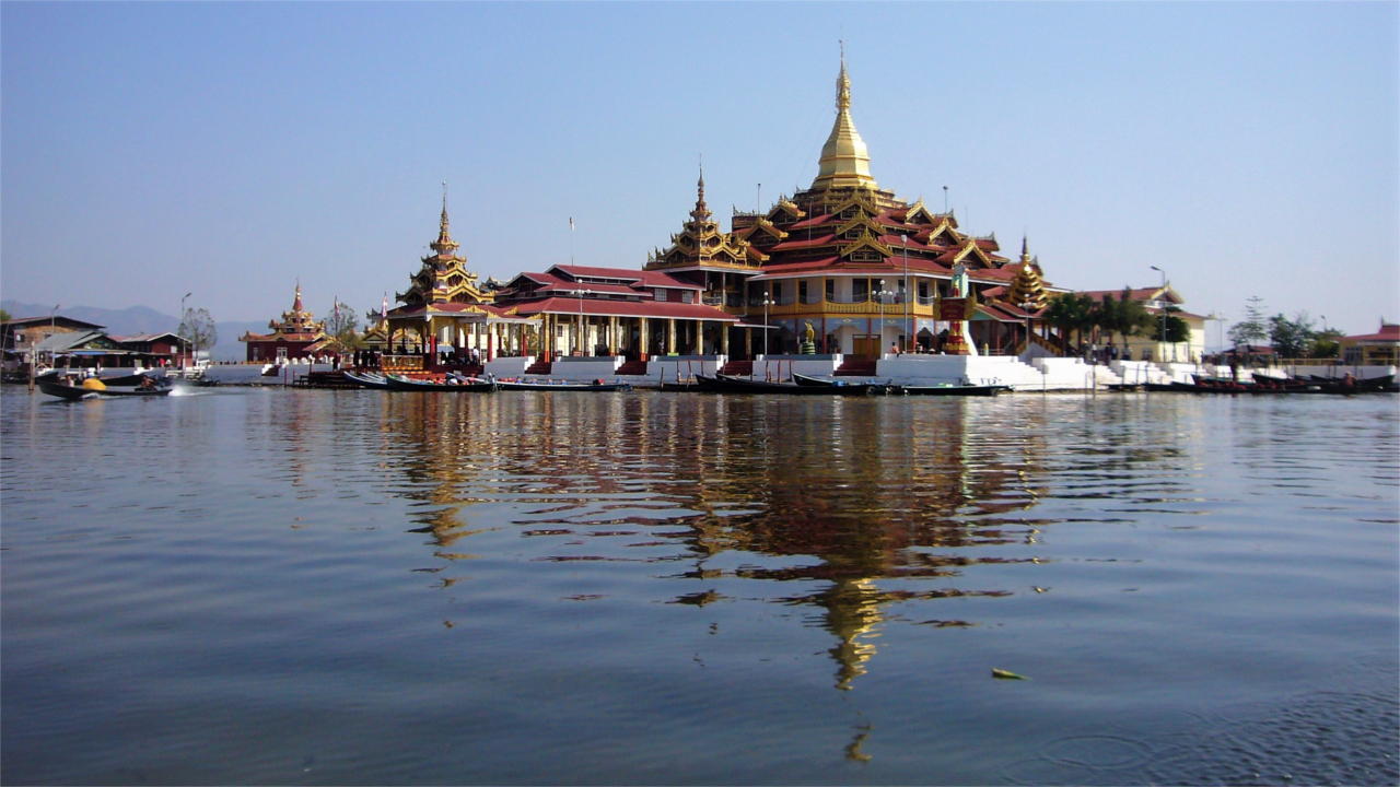Pagode im Inle See