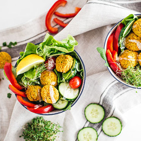 Süsskartoffel-Falafel Bowl.