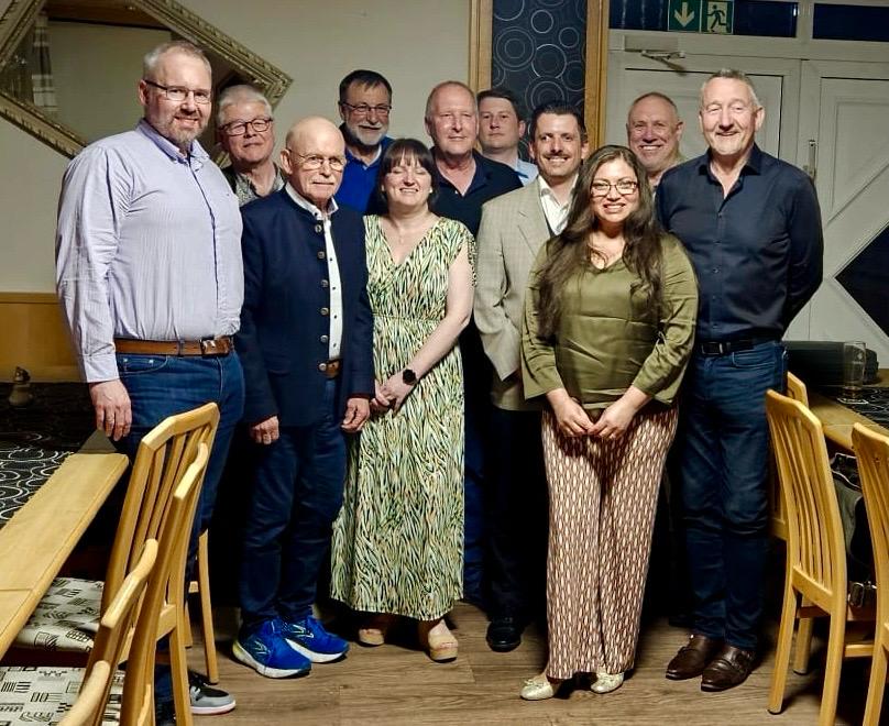 Die aktuelle Vorstandschaft des Kreisverbands 2025-2027: v.L.: Ken Launus, Simon Euringer, Wolfgang Holzbrecher, Jean-Marie Dhainaut, Nadine Sauerteig, Erik Heinzmann, Max Götz, Benjamin Machel, Melody Geißel-Fleury, Hans-Jürgen Marker, Stefan Wüst