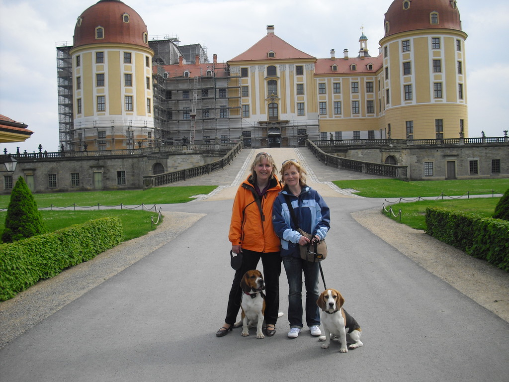 Und hier sind wir mit Schloß im Hintergrund