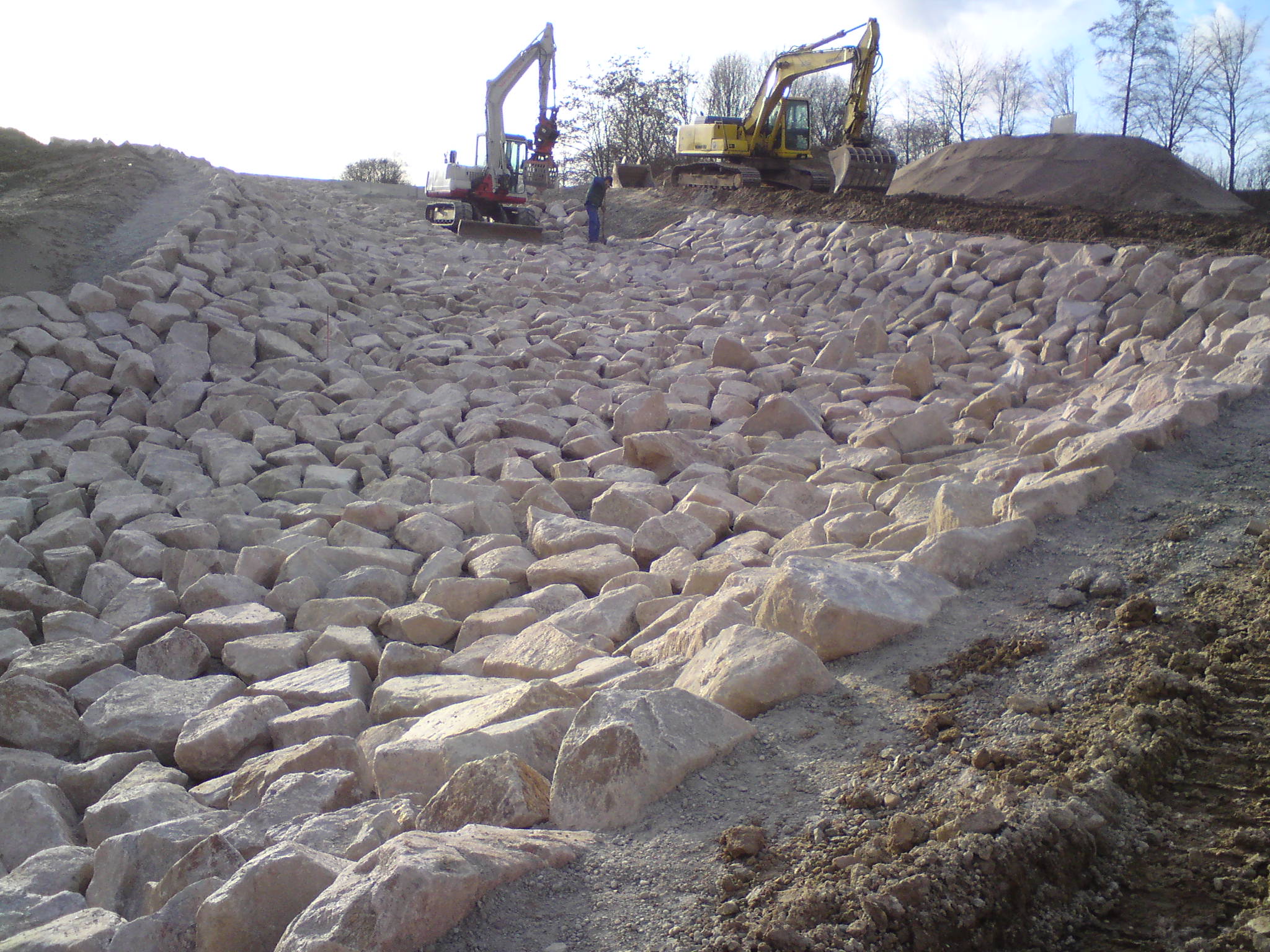 Bachlaufgestaltung mit Wasserbausteinen