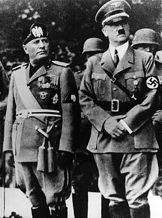 Adolf Hitler y Mussolini.
