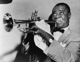 Louis Amstrong, gran trompetista y músico de jazz.