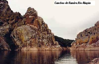 Canchos de Ramiro sobre el río Alagón.