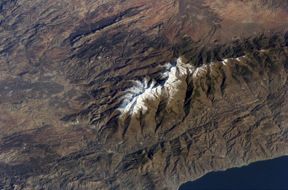 Sierra Nevada al borde de la placa euroasiática...