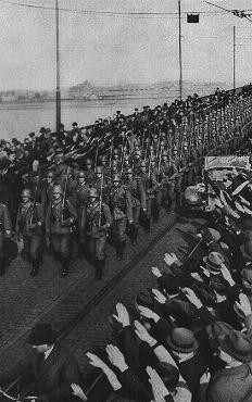 Invasión de las tropas nazis en el Rhin en 1936.
