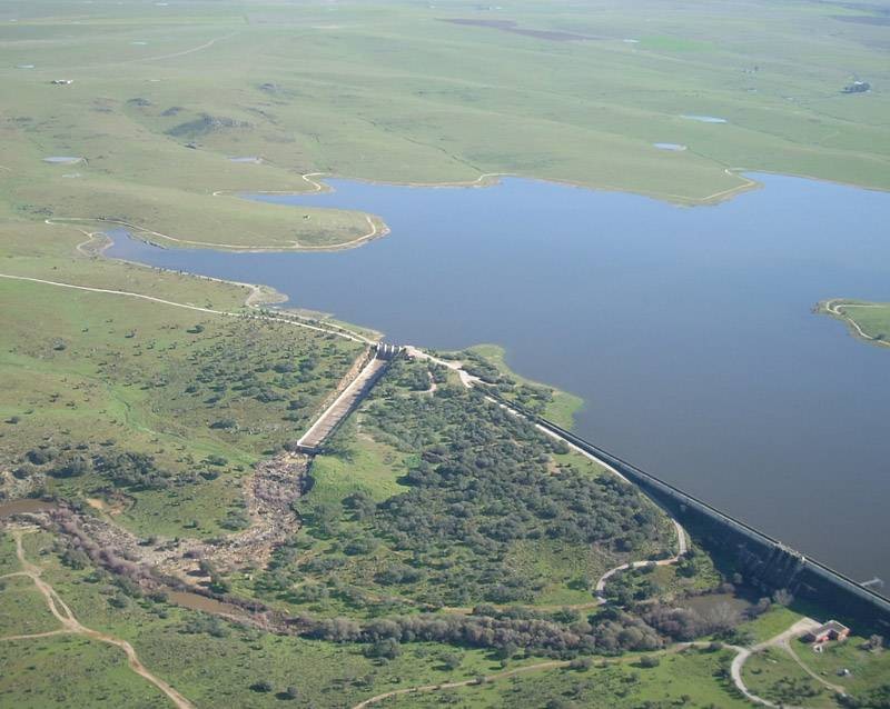 Embalse romano de Alange (Badajoz).