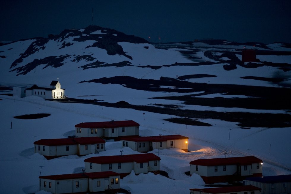 La Antártida "de noche..."