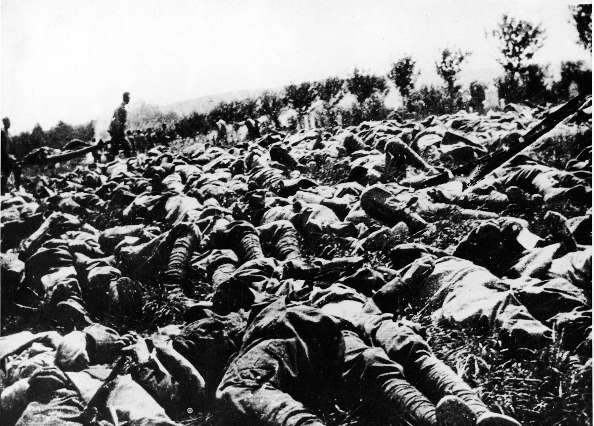 Soldados italianos muertos en el frente.