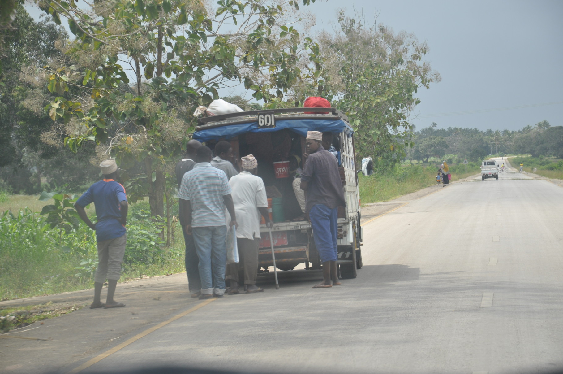 dala-dala, bus local