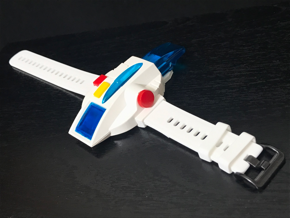 前側の四角い部品は全面に瞬着が回らないと汚くなるので、点留めはせず、ガッツリ貼りましょう(^^) 設定資料が あったので 原寸大でつくりましたよw 君も TFO7で ボーグゲットオン!! 時計ベルトは別売です、Amazonで215円送料別でお好みのものを。 色わけ部分で別パーツになっています。 出力レジン製で軽量です。