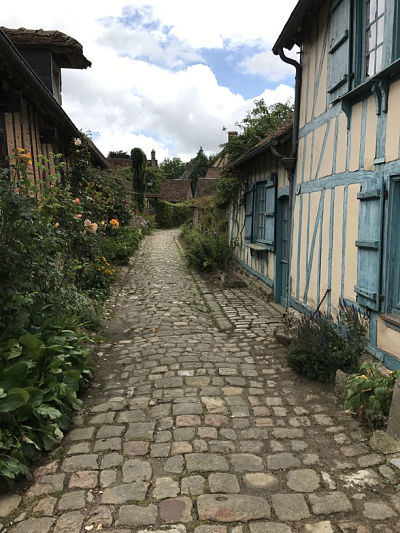 vivir en Francia, costumbres francesas, comida en Francia, pueblos de francia, gerberoy, una colombiana en francia