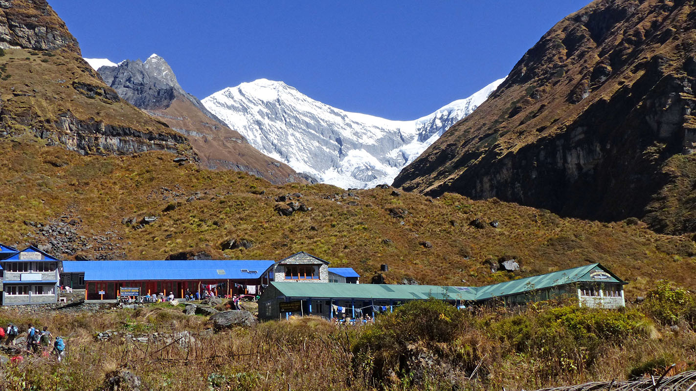 Machapucharre base camp (3700 m)