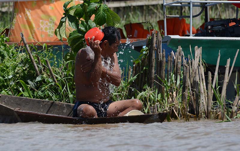 Au bord de l'Amazone