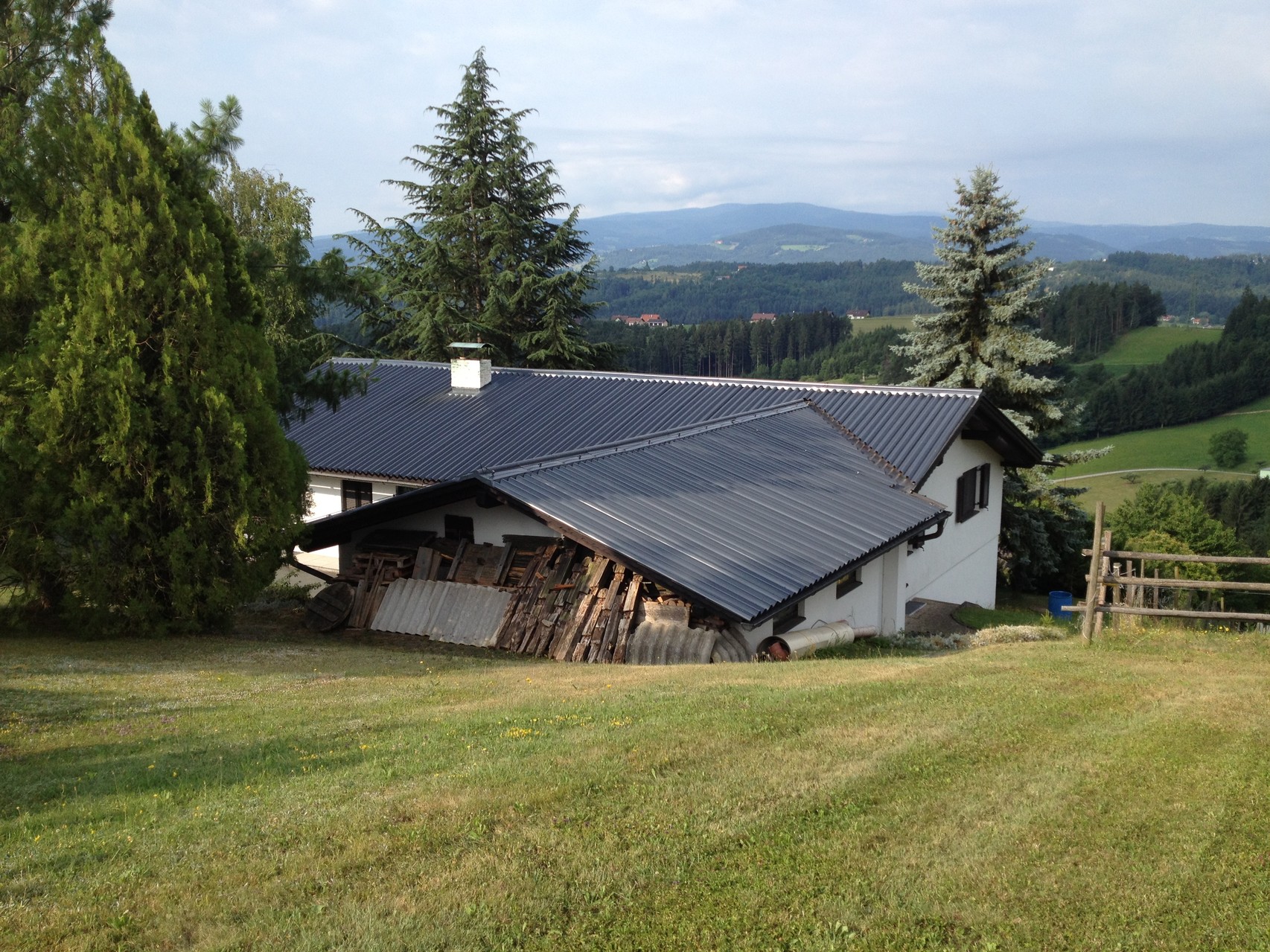 Saniertes Dach mit Aluminiumprofil