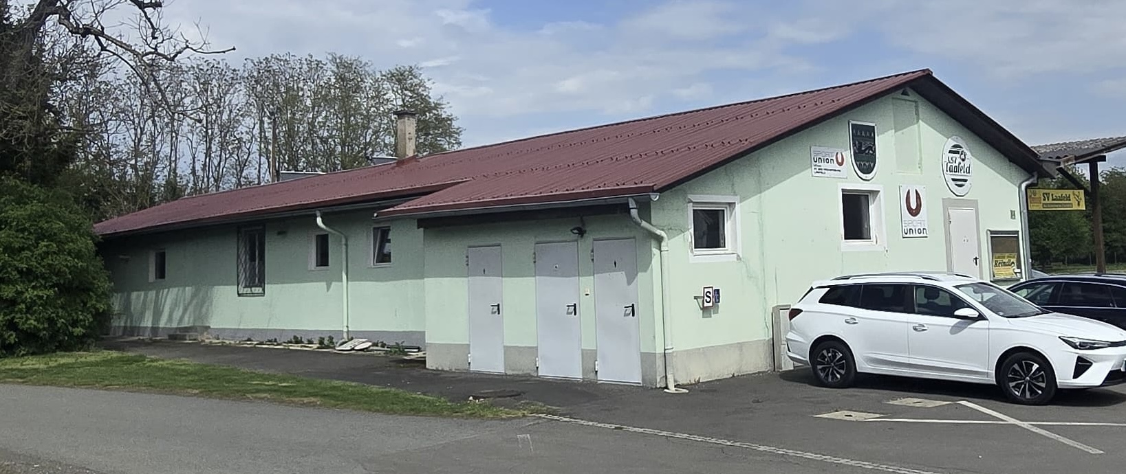 Saniertes Dach mit Aluminiumprofil