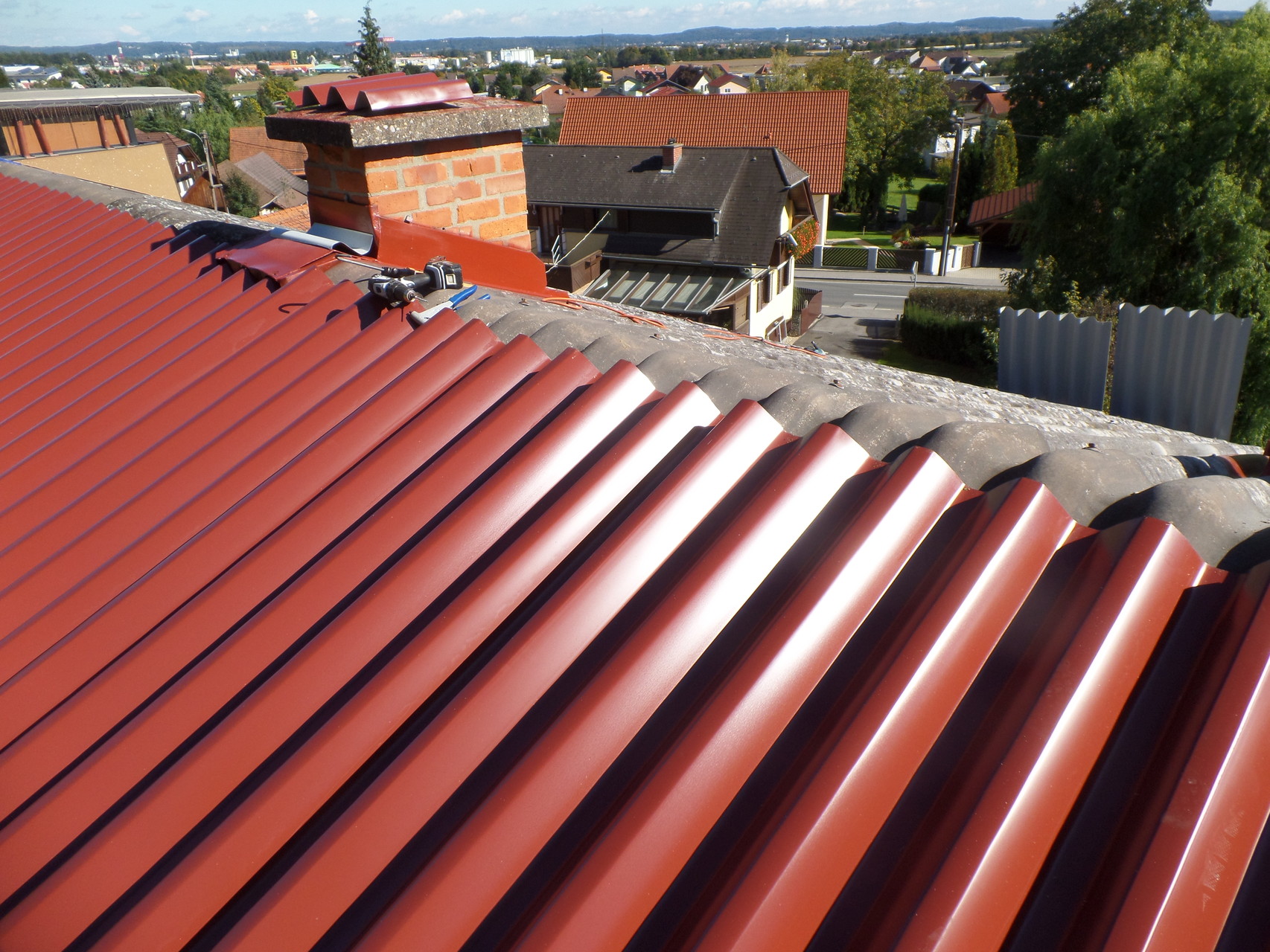 Saniertes Dach mit Aluminiumprofil