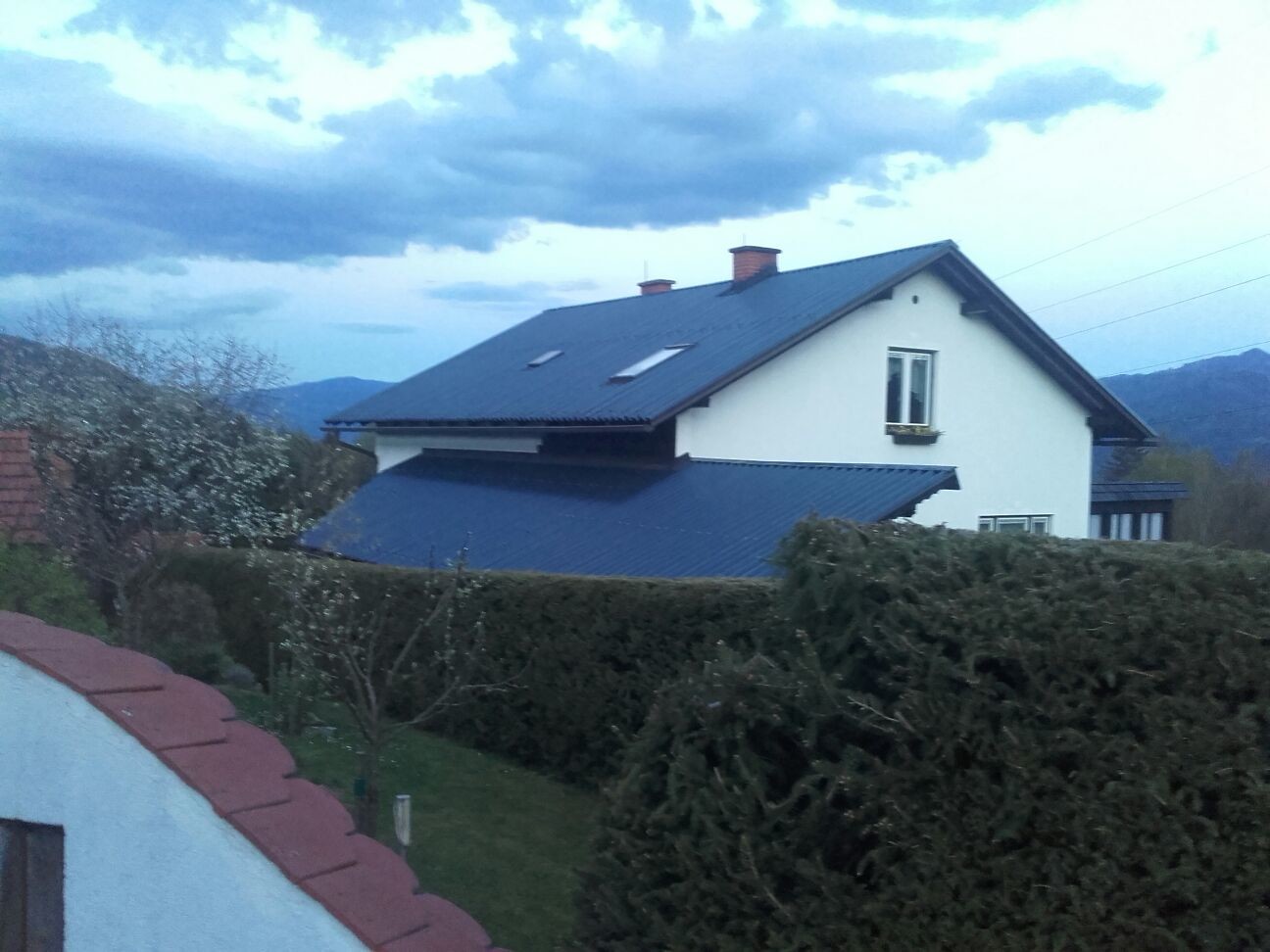Saniertes Dach mit Aluminiumprofil