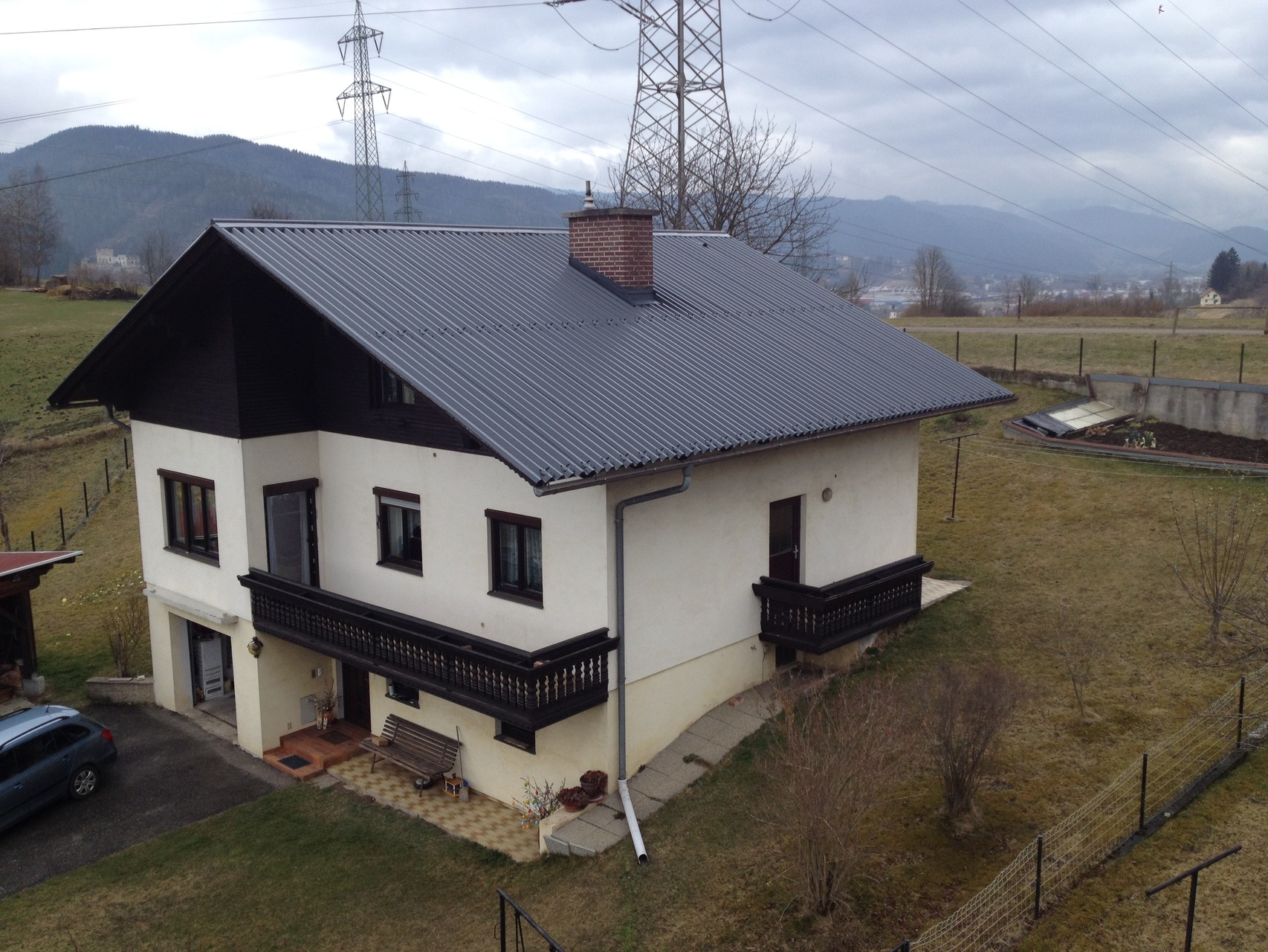 Saniertes Dach mit Aluminiumprofil